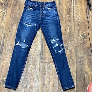 American‎ Eagle Outfitters size 2 Short Dark Blue Distressed high rise stretch